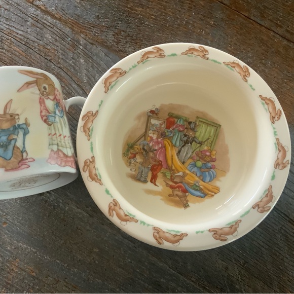 Bunnykins bowl, Peter Rabbit cup - Picture 1 of 3